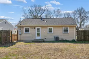 401 Hillcrest Blvd, Ballwin, MO 63021 - Photo 20