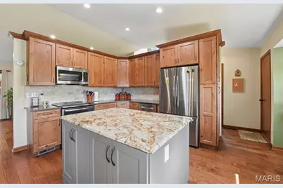 21 W Village Drive W, Saint Charles, MO 63303 - Photo 8