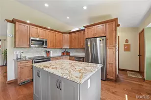 21 W Village Dr W, Saint Charles, MO 63303 - Photo 8