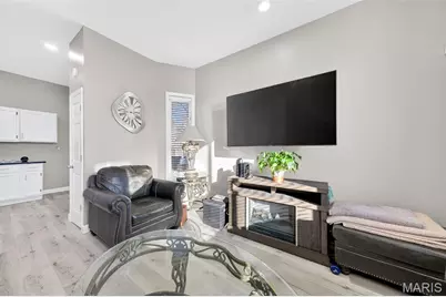 28 Columbus Square Drive, Saint Louis, MO 63101 - Photo 18