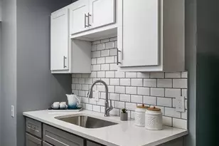 10231 Monarch Dr, Saint Louis, MO 63136 - Photo 20