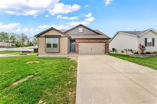 690 Glen Eagle Dr, Troy, MO 63379 - Photo 2