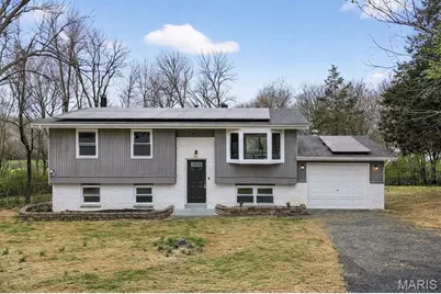 60 Stonecliff Drive, Fenton, MO 63026 - Photo 2