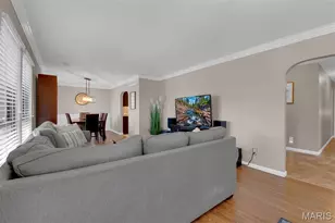 9 Treecrest Ct, Fenton, MO 63026 - Photo 2