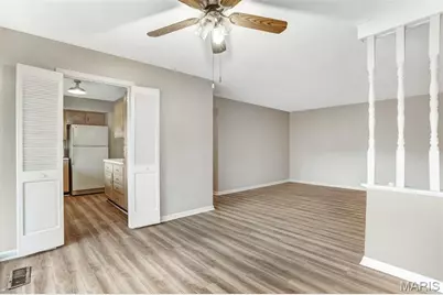 4298 Chateau De Ville Drive #A, Unincorporated, MO 63129 - Photo 8
