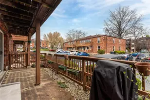 4298 Chateau De Ville Dr, Unincorporated, MO 63129 - Photo 24