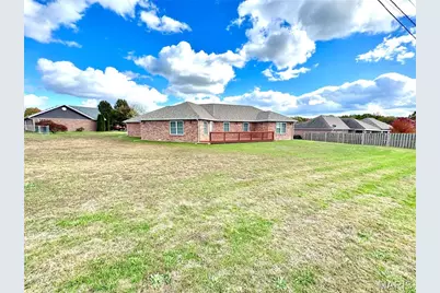 2206 Cherry Blossom Cir. Circle, Lebanon, MO 65536 - Photo 4