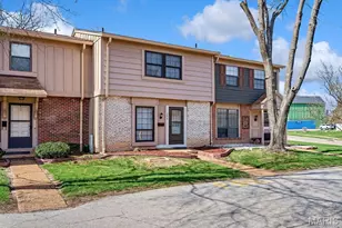 234 Carmel Woods Dr, Ellisville, MO 63021 - Photo 2