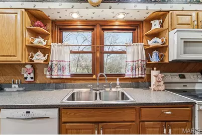 2275 Charbonier Road, Florissant, MO 63031 - Photo 14