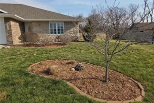 692 Hummingbird Ln, Hannibal, MO 63401 - Photo 2