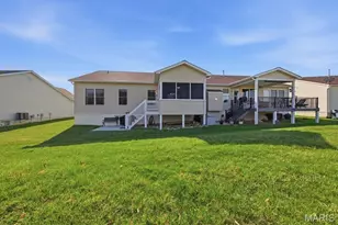 1138 Silo Bend Dr, Wentzville, MO 63385 - Photo 28