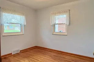 9133 Kit Dr, Saint Louis, MO 63123 - Photo 10