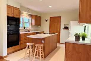 9133 Kit Dr, Saint Louis, MO 63123 - Photo 6