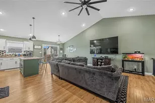 203 Majestic, Waynesville, MO 65583 - Photo 8