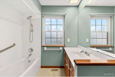 1020 Ross Avenue, Saint Louis, MO 63146 - Photo 18