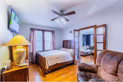 3725 Phillips Place, Saint Louis, MO 63116 - Photo 8