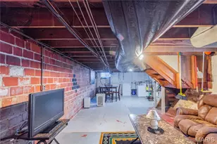 3725 Phillips Pl, Saint Louis, MO 63116 - Photo 16