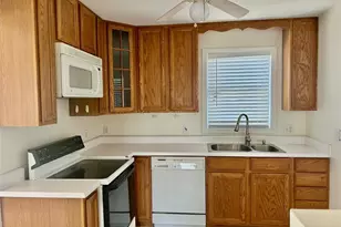 900 La Crosse Dr, Florissant, MO 63031 - Photo 6