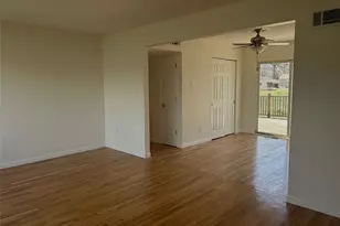 900 La Crosse Dr, Florissant, MO 63031 - Photo 4