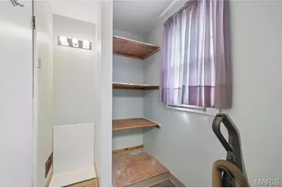 11364 Dorsett Road, Maryland Heights, MO 63043 - Photo 14