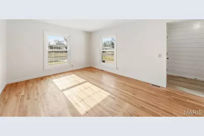 1475 Loveland Drive, Florissant, MO 63031 - Photo 12