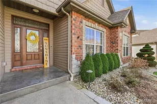 527 Auburn Trace Ln, Saint Peters, MO 63376 - Photo 2