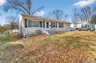 10213 Unicorn Dr, Saint Louis, MO 63137 - Photo 2