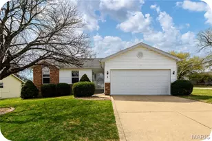 1 Pine Tree Ct, Saint Peters, MO 63376 - Photo 1