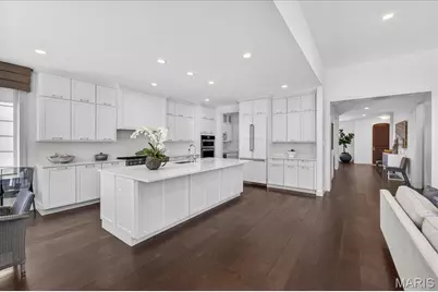 718 Woods Of Ladue Lane, Saint Louis, MO 63124 - Photo 18