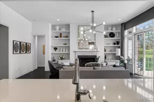 718 Woods of Ladue Ln, Saint Louis, MO 63124 - Photo 24