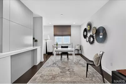 718 Woods Of Ladue Lane, Saint Louis, MO 63124 - Photo 12