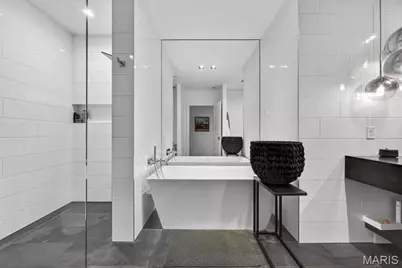 718 Woods Of Ladue Lane, Saint Louis, MO 63124 - Photo 56