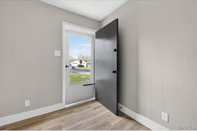 5662 Parchester Drive, Ferguson, MO 63121 - Photo 4