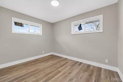 5662 Parchester Drive, Ferguson, MO 63121 - Photo 18