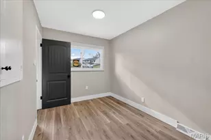 5662 Parchester Dr, Ferguson, MO 63121 - Photo 24