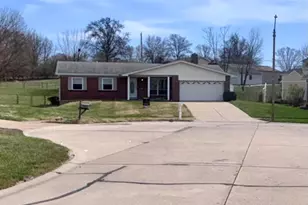 4147 Bain Ct Ct, Bridgeton, MO 63044 - Photo 6