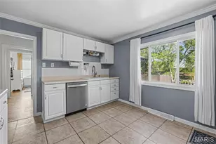 9233 Southview Ln, Saint Louis, MO 63123 - Photo 10