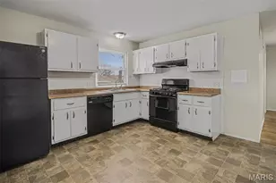 4366 Sulla Dr, Florissant, MO 63033 - Photo 4