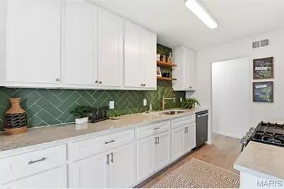 6625 Hurstgreen Lane, Affton, MO 63123 - Photo 8