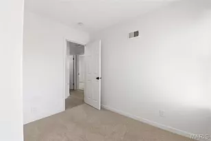 6625 Hurstgreen Ln, Affton, MO 63123 - Photo 20