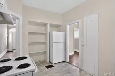 437 S Clark Avenue, Saint Louis, MO 63135 - Photo 12