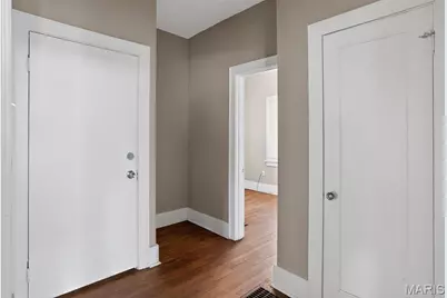 437 S Clark Avenue, Saint Louis, MO 63135 - Photo 18