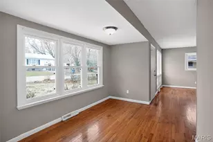 10058 Jeffrey Dr, Saint Louis, MO 63137 - Photo 16