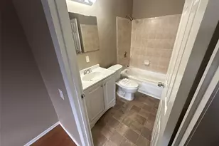 2015 Derhake Rd, Florissant, MO 63033 - Photo 4