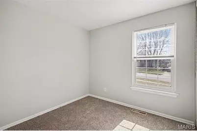 5319 Ville Angela Lane, Hazelwood, MO 63042 - Photo 6