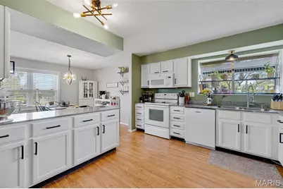 2301 Pheasant Run Drive, Maryland Heights, MO 63043 - Photo 6