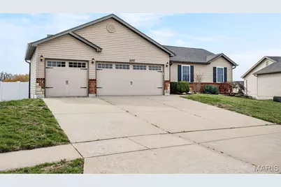 207 Rolling Rock Creek Drive, Wentzville, MO 63385 - Photo 1