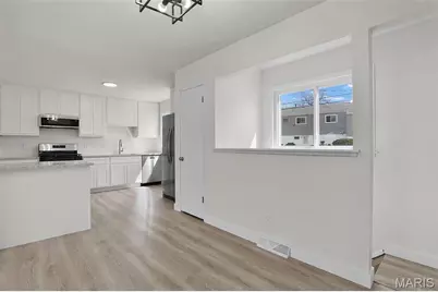 8210 Marvale Lane, Saint Louis, MO 63123 - Photo 12