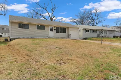 8210 Marvale Lane, Saint Louis, MO 63123 - Photo 2