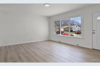 8210 Marvale Lane, Saint Louis, MO 63123 - Photo 6